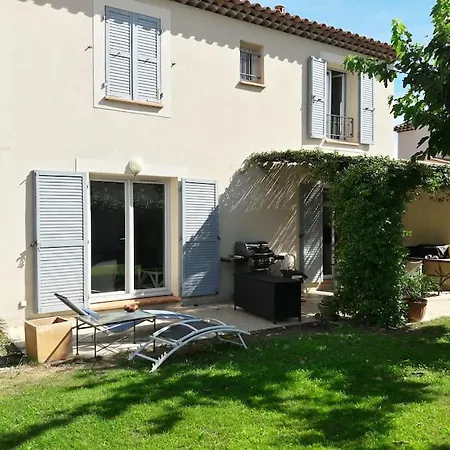 Bastide Au Pieds Des Alpilles St Remy De Provence Piscine Partagee Dans * Saint-Remy-de-Provence