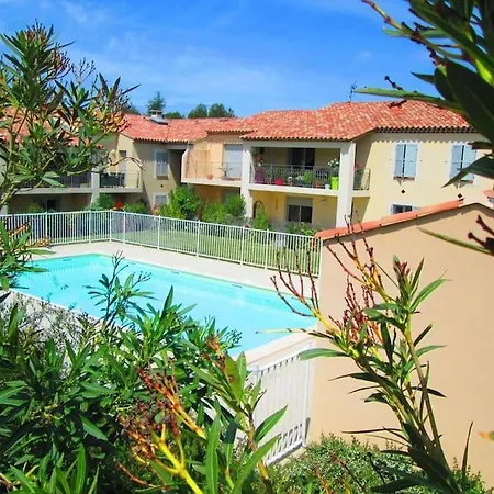 Bastide Au Pieds Des Alpilles St Remy De Provence Piscine Partagee Dans
